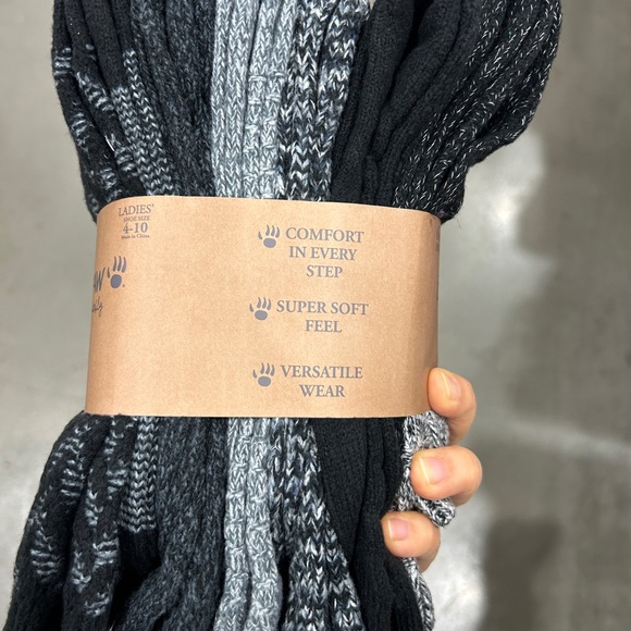 NWT BearPaw women super soft boot Socks 6 pairs - Picture 2 of 3